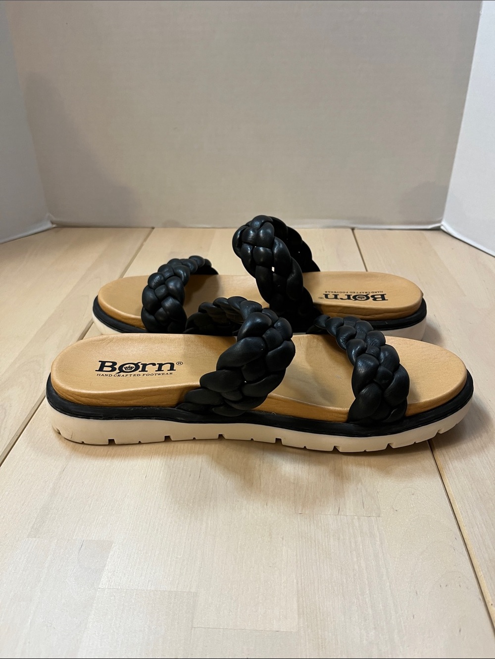 Born Shoes Freesia Black Braided
Leather Plush Slide Sandals, Women’s Size 9 - Picture 7 of 15